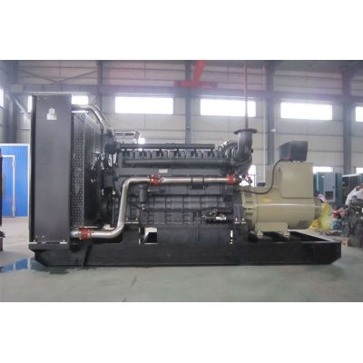 700kw上柴股份柴油發(fā)電機組-上柴股份6缸柴油機SC33W990D2柴油發(fā)電機組,缸徑/行程：180/215mm,柴油發(fā)電機組水冷發(fā)動機功率726KW,柴油發(fā)電機組配套馬拉松斯坦福發(fā)電機。廠價直銷歡迎選購：13773399855。