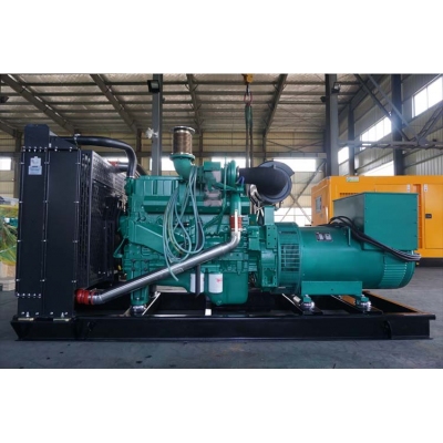 300KW玉柴柴油發電機組-玉柴6缸柴油機YC6MK450-D30柴油發電機組缸徑/行程：123/145mm,柴油發電機組水冷發動機功率331KW,柴油發電機組配套馬拉松斯坦福發電機。廠價直銷歡迎選購：13773399855。